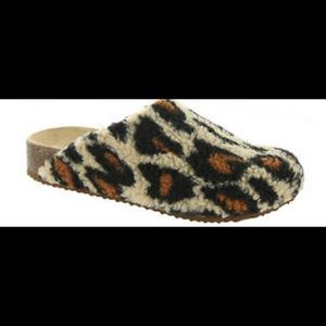 🏷 STEVE MADDEN | cheetah print clogs
